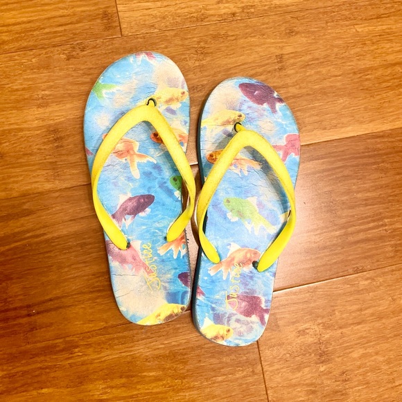 girls flip flops size 4